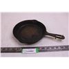 Image 1 : Vintage Cast Iron 8" Skillet