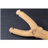 Image 3 : Olympia Hand Carved Wood Slingshot - 8"
