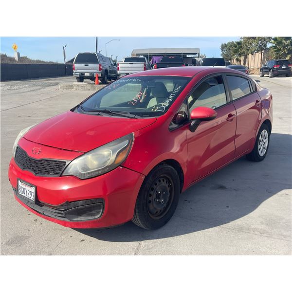 KIA  RIO  2012 SALV T/DONATION