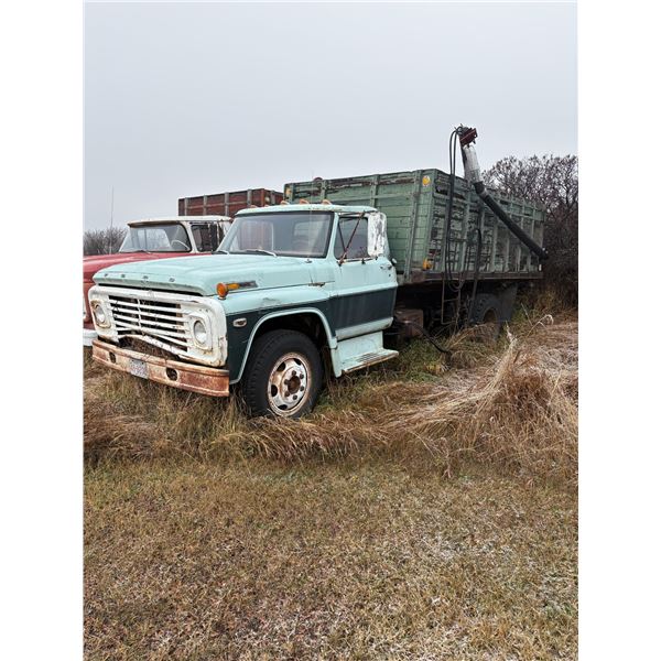 1969 Ford 3 Ton c/w 14 ft. Box & Hoist, V8-2 spd c/w drill fill, SN. F50CCF11206, Should be running,