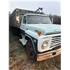 Image 7 : 1969 Ford 3 Ton c/w 14 ft. Box & Hoist, V8-2 spd c/w drill fill, SN. F50CCF11206, Should be running,