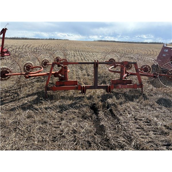 SITREX 8 wheel rake, 3 point. Can be split for swath turner