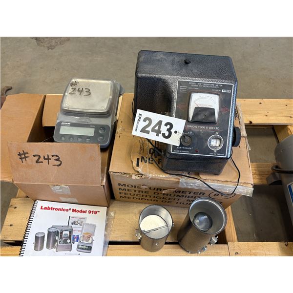 Labtronics 919 moisture tester & Acculab c/w manual