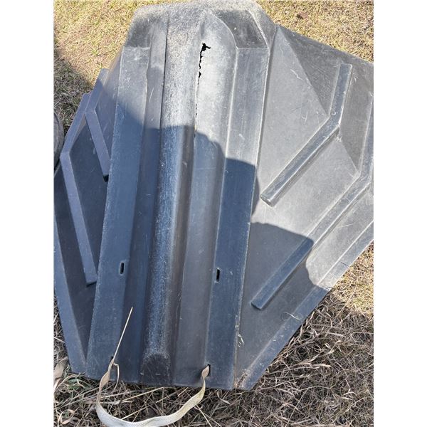 Plastic hopper (has a crack & rubber feeder)