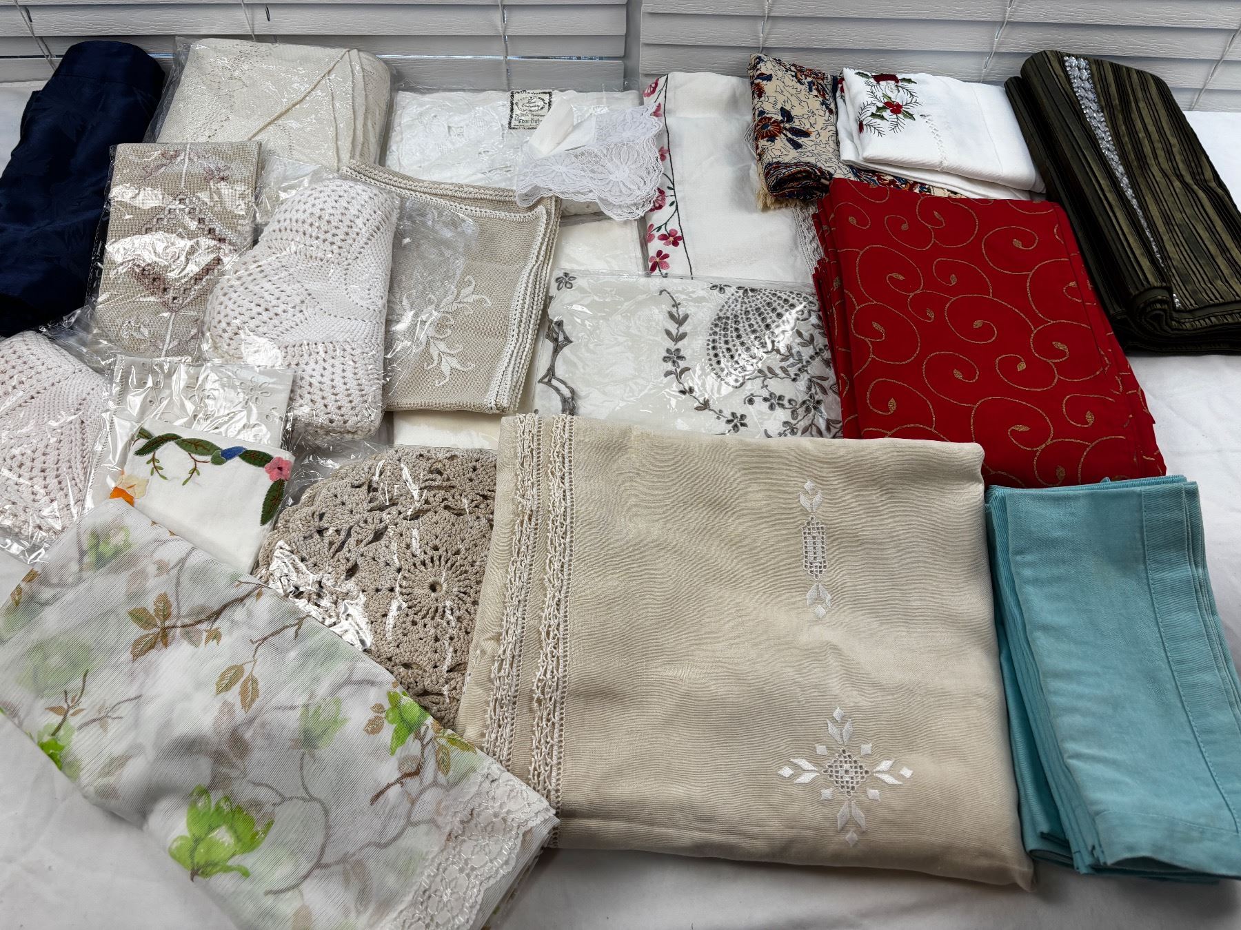Large Assortment of Table Linens - Sunrise Estate Services Ltd