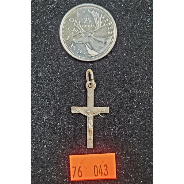 925 Sterling Silver Cross Pendant (1.37g)