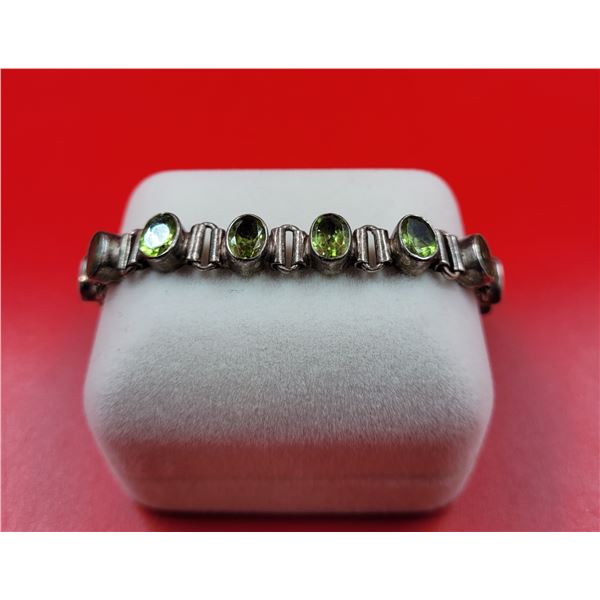 Streling Silver Green Stone Bracelet (28.84 grams)