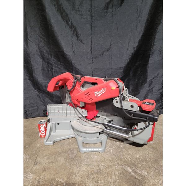 Milwaukee 12" Sliding Compound Miter Saw