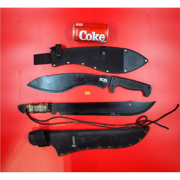 2 Knives with Carrying Cases