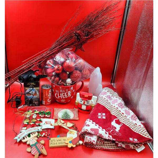 Christmas Ornaments & Decor