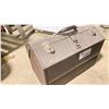 Image 1 : METAL TOOL BOX WITH CONTENTS