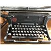 Image 3 : Vintage Underwood typewriter