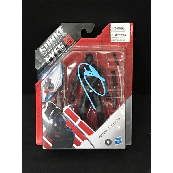 RAY PACK SIGNED 'SNAKE EYES' FIGURE WWOC COA