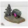 Image 1 : INUKSHUK  AND BEAR STONE CARVING
