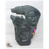 Image 1 : INDIGENOUS ELDERS AND BEARS STONE CARVING/