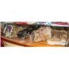 Image 1 : MISCELLANEOUS LOT OF ASSORTED FURS AND PELTS
