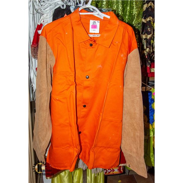 MENS XXL BUTTON UP JACKET WITH HIDE SLEEVES