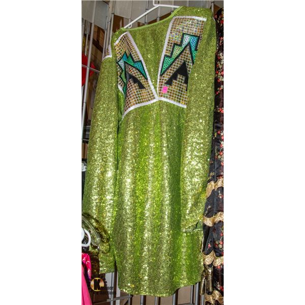 INDIGENOUS REGALIA GREEN TOP