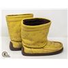 Image 1 : PAIR OF MANITOBAH MUKLUKS; LADIES SIZE 7 *USED*