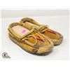 Image 1 : PAIR OF HANDMADE TAN HIDE MOCCASINS