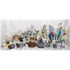 Image 1 : LARGE LOT OF ASSORTED COLLECTIBLE ORNAMENTS
