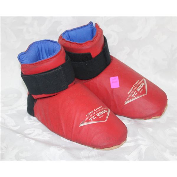 TIGER CLAW TC 2000 MARTIAL ARTS FOOT PADS