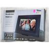 Image 1 : BROOKSTONE 10.1" PHOTOSHARE HD DIGITAL PHOTOFRAME