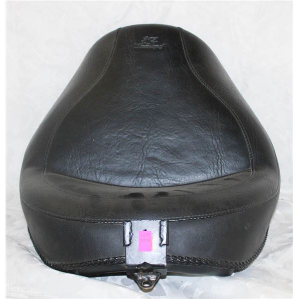 MUSTANG BLACK SOLO MOTORCYCLE SEAT