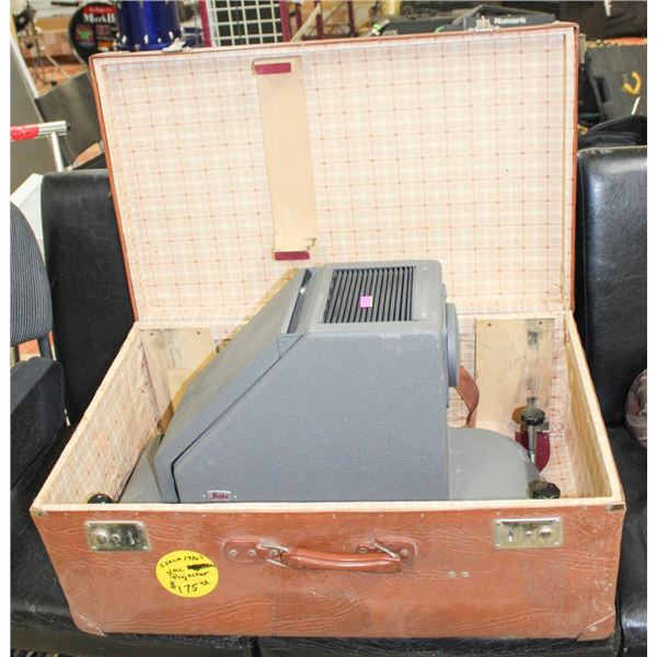 1970'S LEITZ WALL PROJECTOR IN HARDCASE