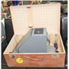 Image 1 : 1970'S LEITZ WALL PROJECTOR IN HARDCASE