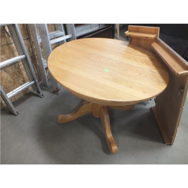 Oak Table w/ 2 Leaf's