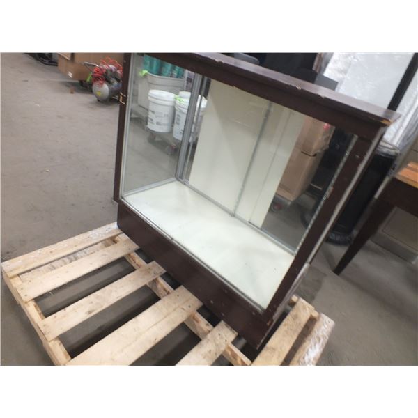 2 Display Cabinet's