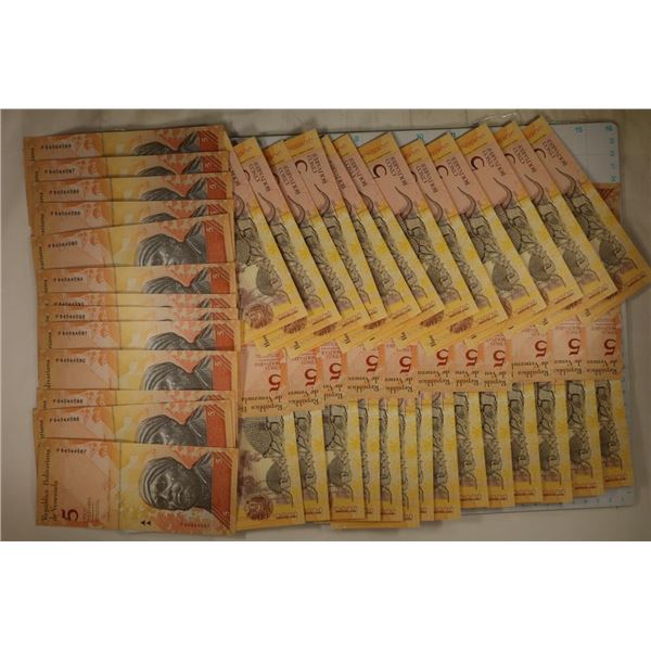 50-CRISP UNC VENEZUELA 5 BOLIVARES FROM 2011