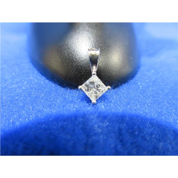 Pendant 14K White Gold with 0.45 ct. Diamond