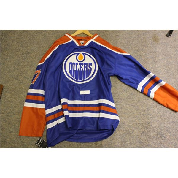 New with tags Edmonton Oilers Mc David Jersey