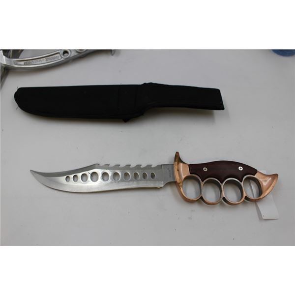 Maxam knife in sheath with finger grips
