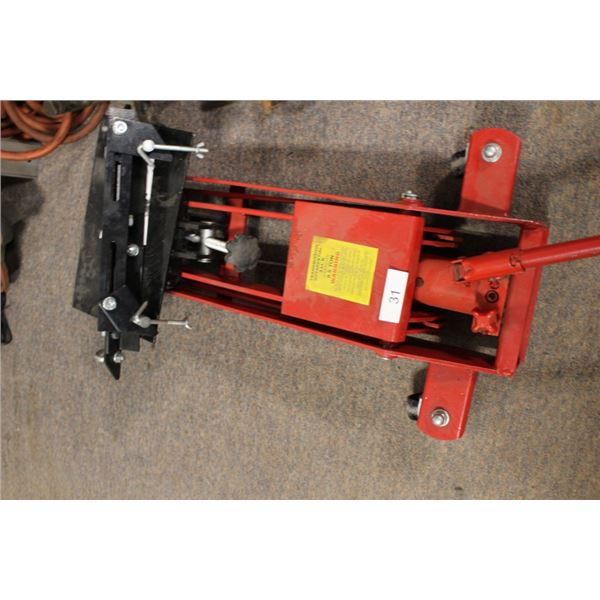 1/2T Floor Transmission Jack with 2 tow bars