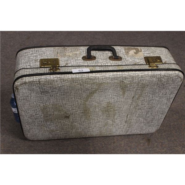 Set of 2 Vintage Suitcases