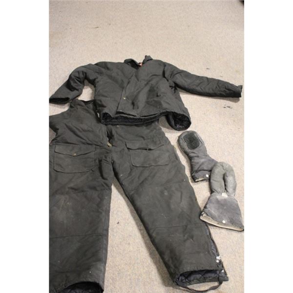 Size 3xl Coveralls, Jacket and mittens