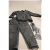 Image 1 : Size 3xl Coveralls, Jacket and mittens