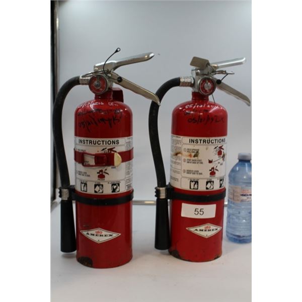 2 fire extinquishers