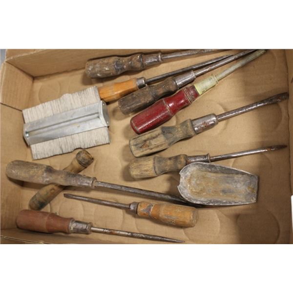 Assorted box of vintage tools