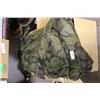 Image 6 : Size XL Camoflauge winter pants and jacket,