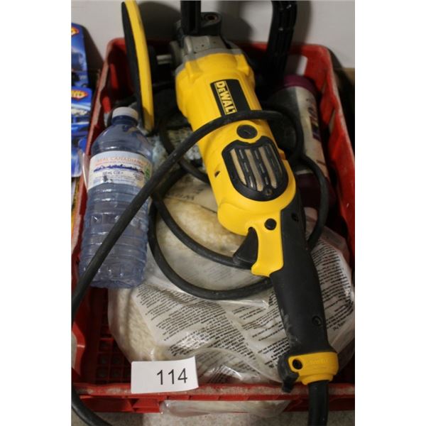 Dewalt 7" / 9" Polisher with polishing clothes