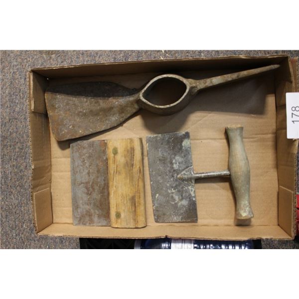 Assorted cleaver, knife etc