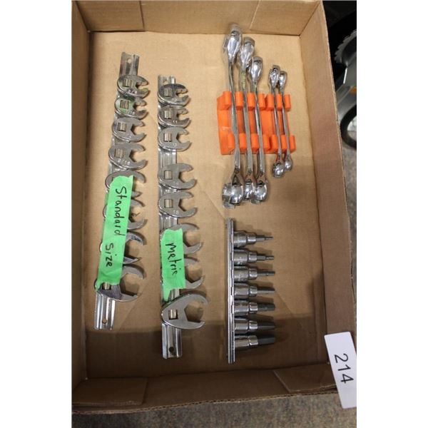 Box of sheep foot wrenches