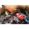 Image 3 : 2 boxes of used car toys