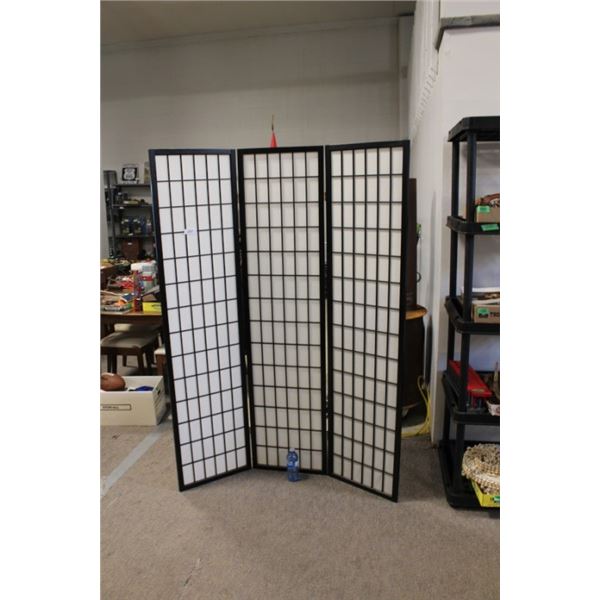 Room divider