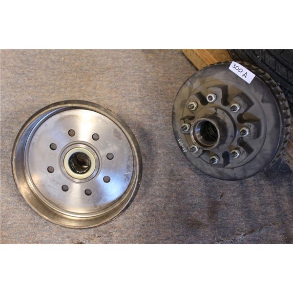 Trailer wheel hubs in new condition