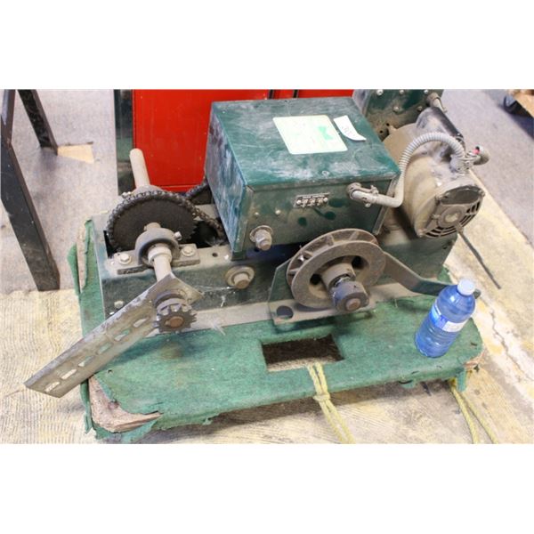 Garage door opener / gate opener